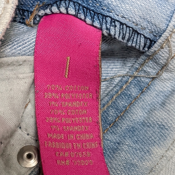 💲[free w/purchase]💲 ALMOST FAMOUS | light wash distressed - Picture 3 of 4